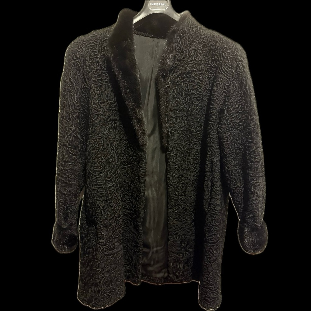 🆕 Elegant Black Genuine Fur Coat - Picture 3 of 13